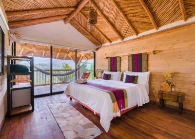 Eco Lodge con hamaca y vista a la montaña